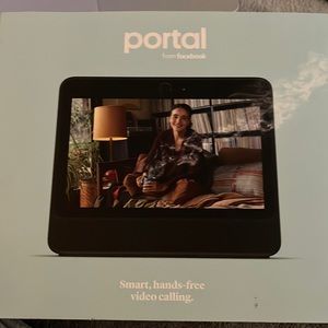 Portal from Facebook brand new used once works perfectly in excellent condition